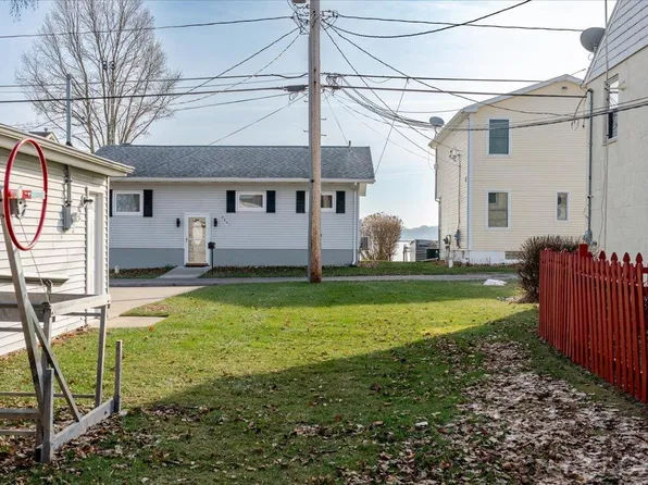 8000 & 9000 W Ferndale Dr, Manitou Beach, MI 49253