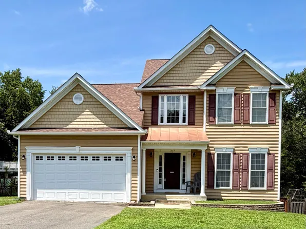 1015 Julian Dr, Fredericksburg, VA 22405