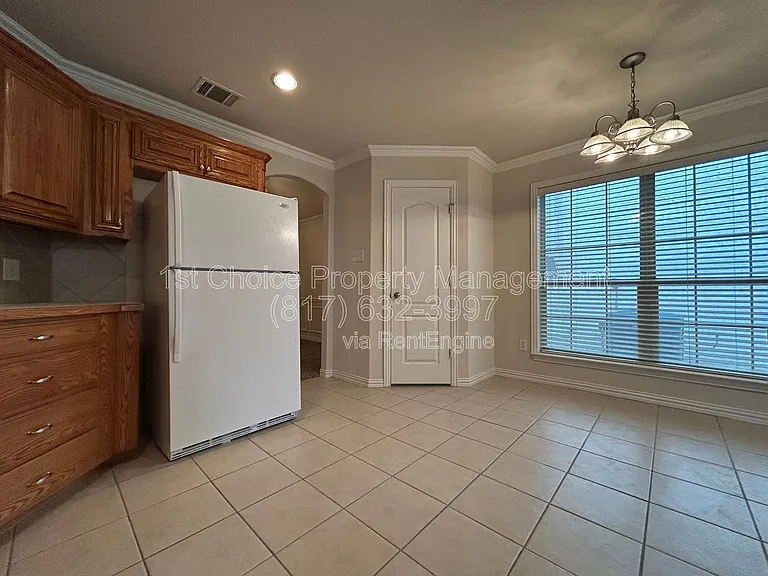 1835 Woodchase Dr — Photo 6
