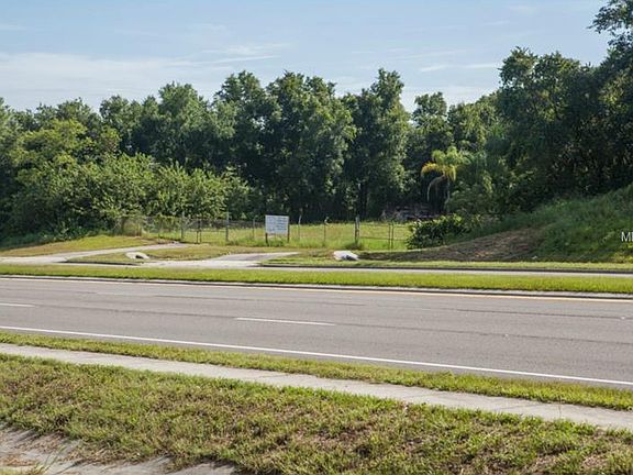 3rd image of 515 S Highway 27