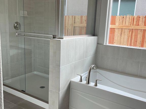 4th image of 8128 Chablis Cir