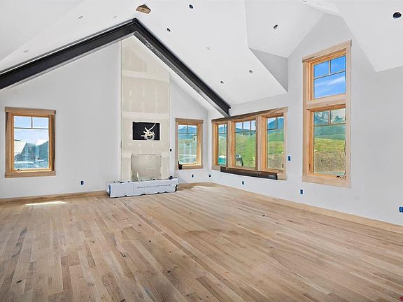 5th image of 453 Lake Ridge Drive
