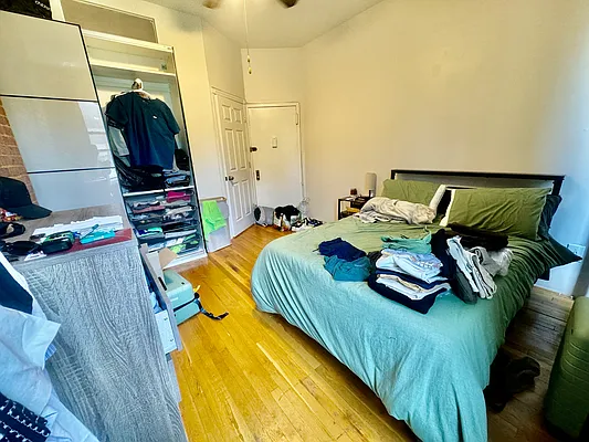 Rented by R New York | media 36