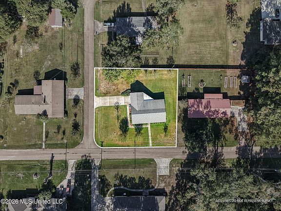 3rd image of 903 S 3rd St