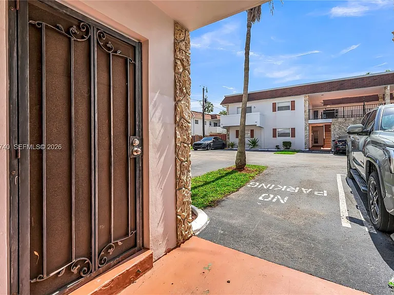 321 SW 1st Ct #K-4 — Photo 32