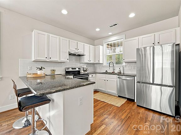 3rd image of 1505 Norris Ave