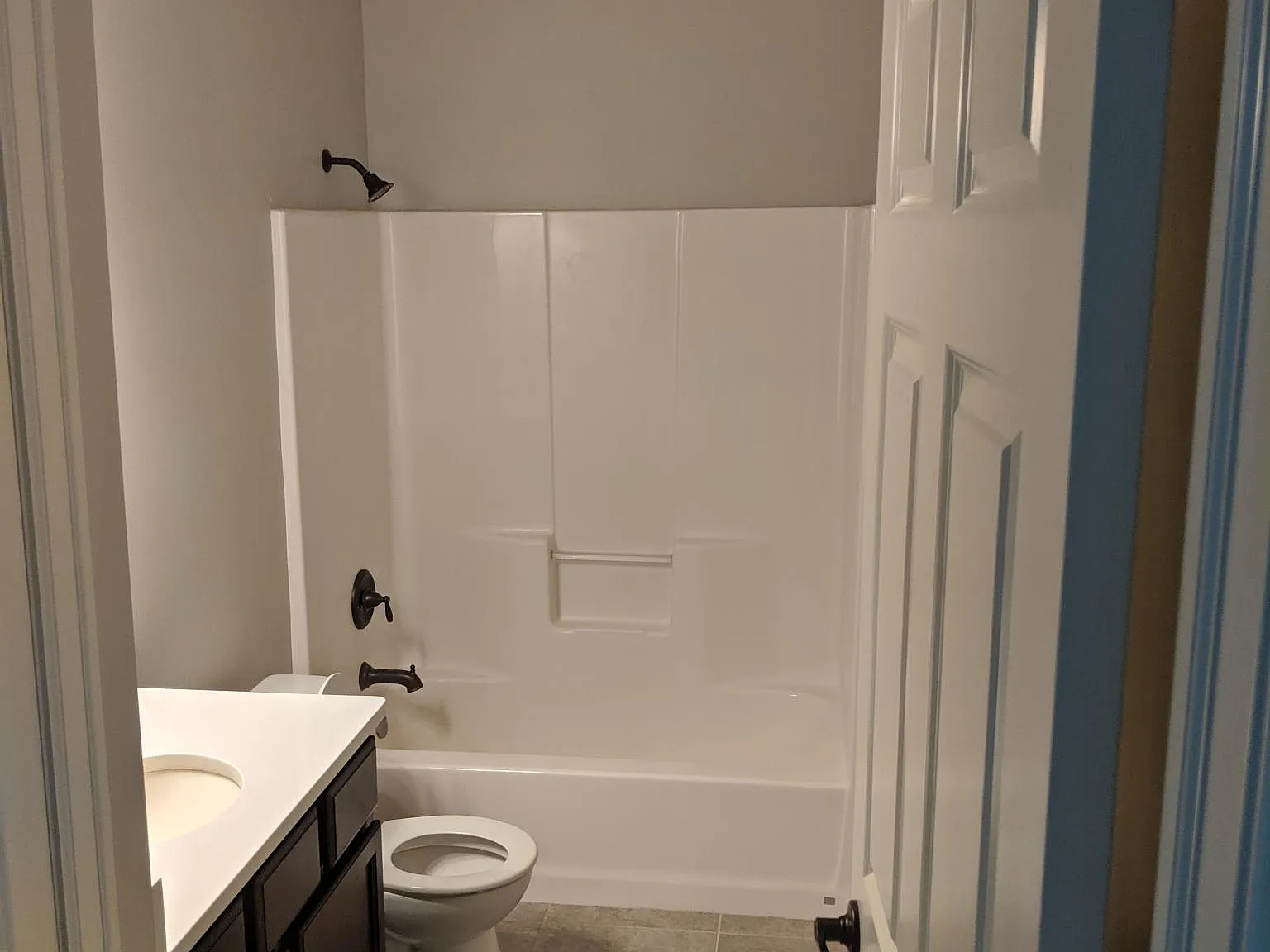 3 bed, 1610 sqft, $2,100 — Photo 4