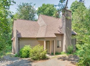 112 Boulder Spring Ct, Charlottesville, VA 22902