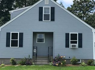 171 Mitchells Ln, Middletown, RI 02842