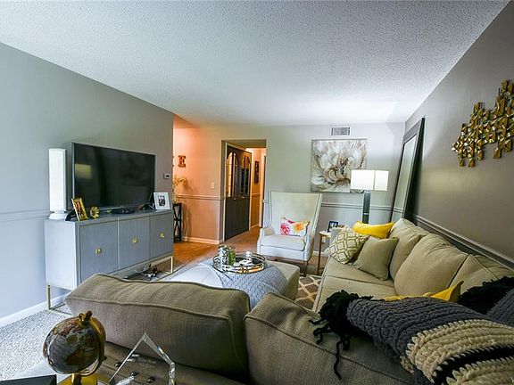 3rd image of 41 Bee Hunter Ct Unit A