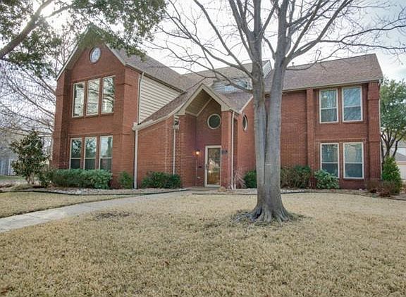 2nd image of 521 Parkview Pl