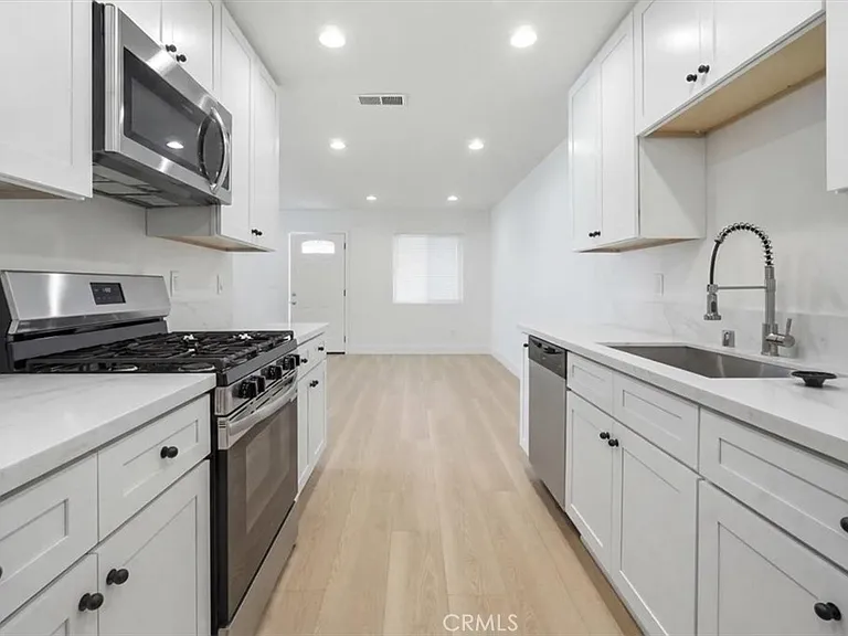 307 N Tustin Ave #B — Photo 3