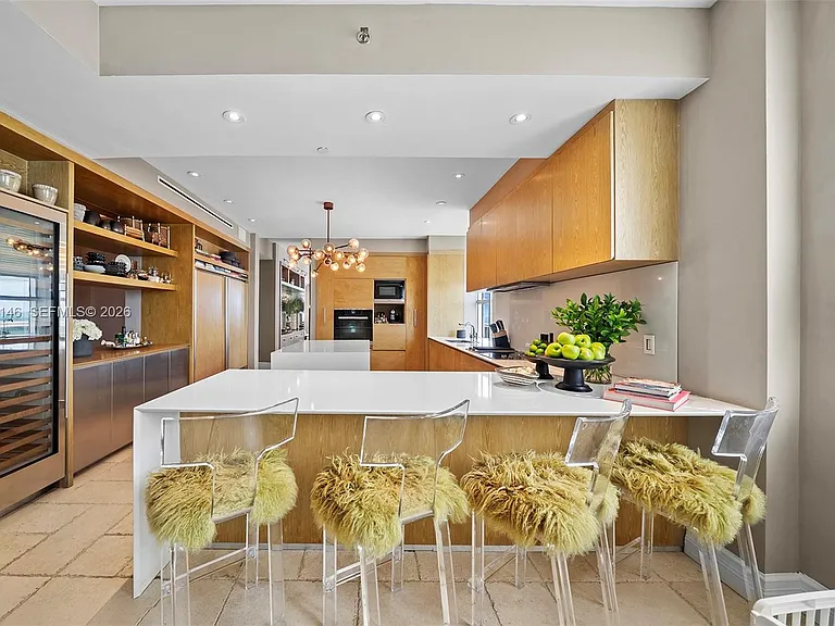 5801 Collins Ave #Penthouse 1600 — Photo 28