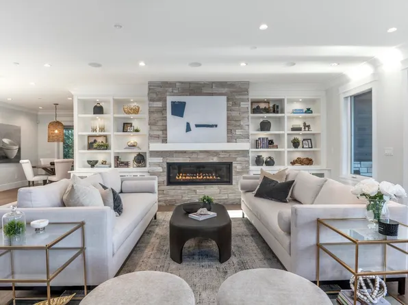 14213 Malabar Ave, White Rock, BC V4B 2Y4