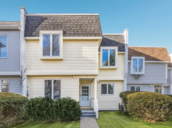 39 Gingerbread Ln, East Hampton, NY 11937