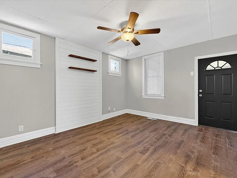 6118 Vermont Ave — Photo 9