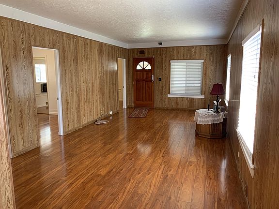 2nd image of 211 Waverly St