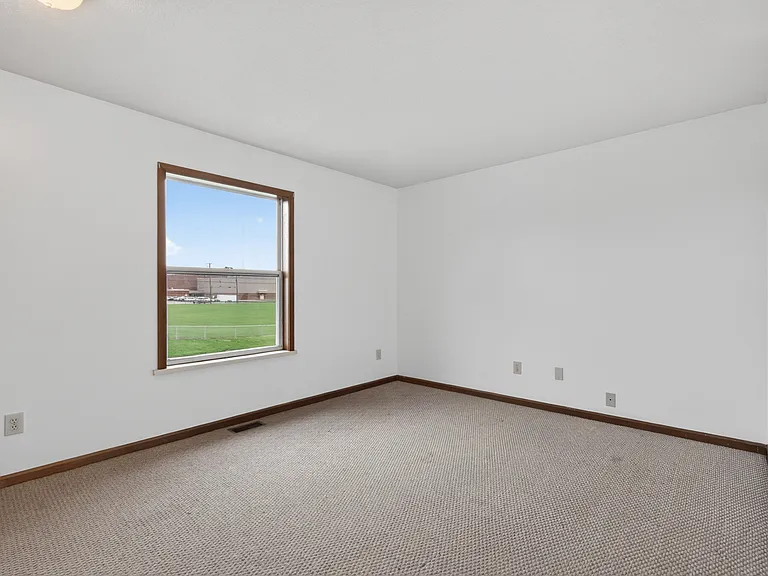 506 Seagraves Ave — Photo 19