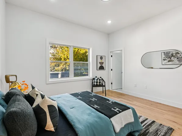 78 Beacon Avenue image 16 of 43