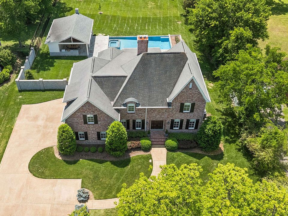 1st image of 755 Bresslyn Rd