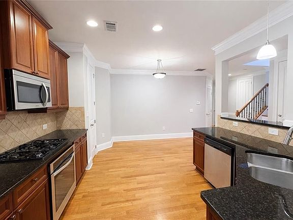 4th image of 5219 Merrimont Dr