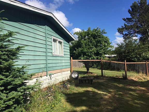 2nd image of 174 N Pony Trail Ln