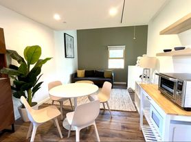 576 Hermes Ave, Encinitas, CA