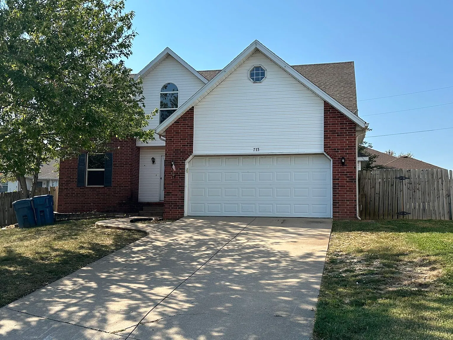 4 bed, 1932 sqft, $1,750 — Photo 1