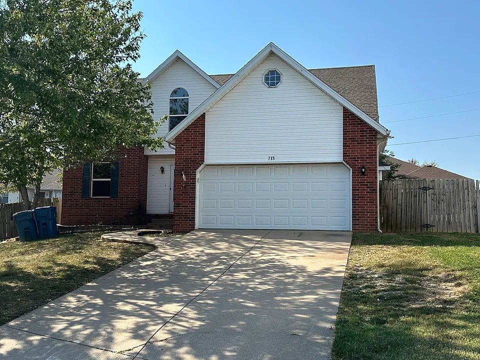 713 S Aurora Ct