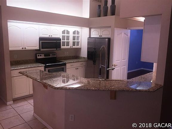 5th image of 10509 NW 13th Ln