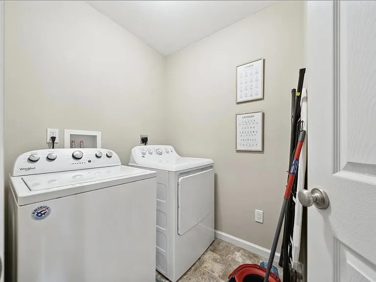 5587 Wavecrest Cir — Photo 12