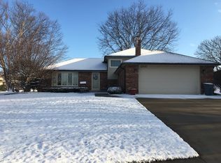 1707 Monmouth Pl, Downers Grove, IL 60516