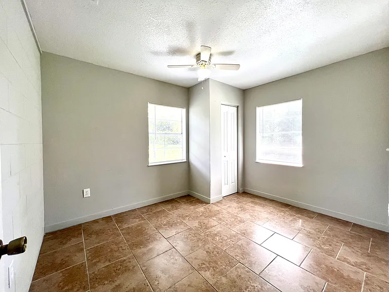 1216 E Hazzard Ave — Photo 10
