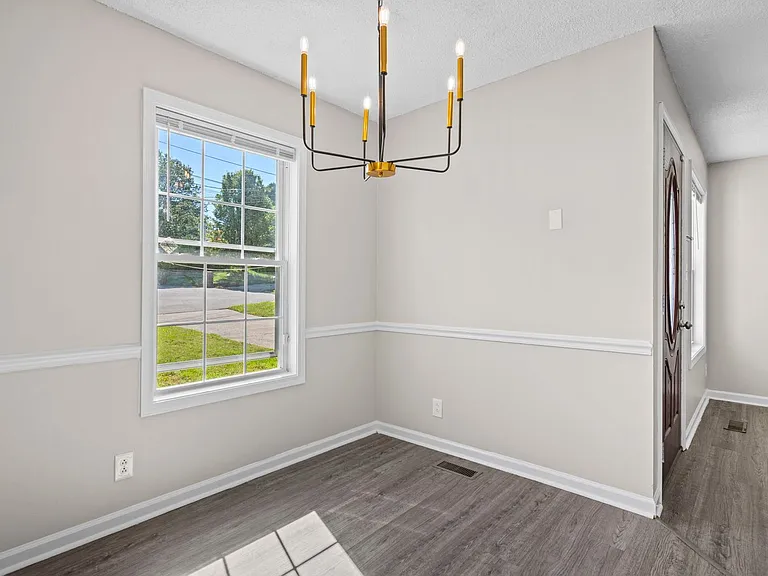 1043 Holly Rock Ct — Photo 6