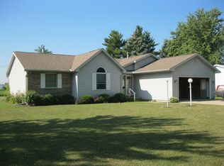 1875 Maumee Dr, Defiance, OH 43512