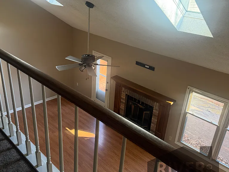 212 Woodcastle Dr — Photo 5