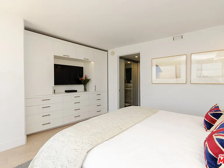 4335 Marina City Dr #642 — Photo 18