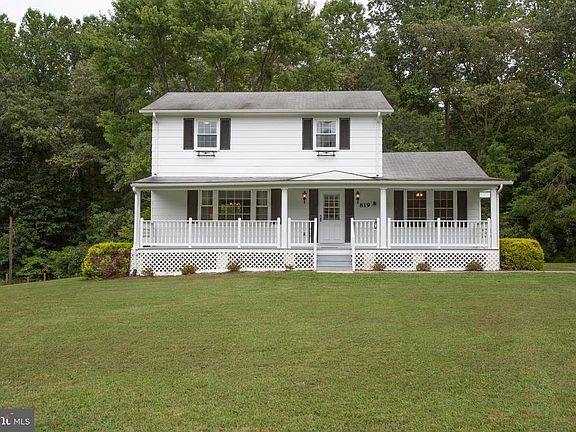 Views of front of home/property