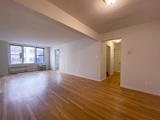 Rented by City Connections Realty | media 15