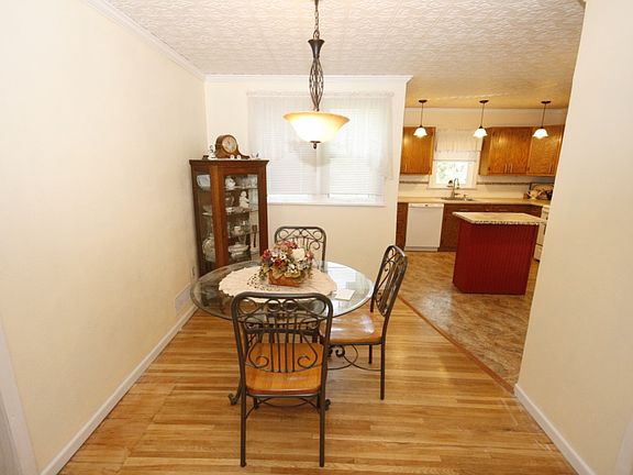 4th image of 316 W Caledonia Ave