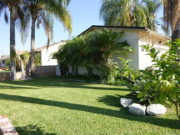 3rd image of 15442 Woodcrest Dr