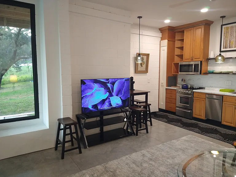 Carolina Ave — Photo 17