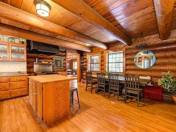 5th image of 4589 Jenkinson Cir