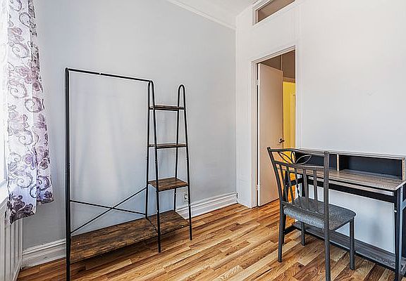 4th image of 400 W 47th St APT 2