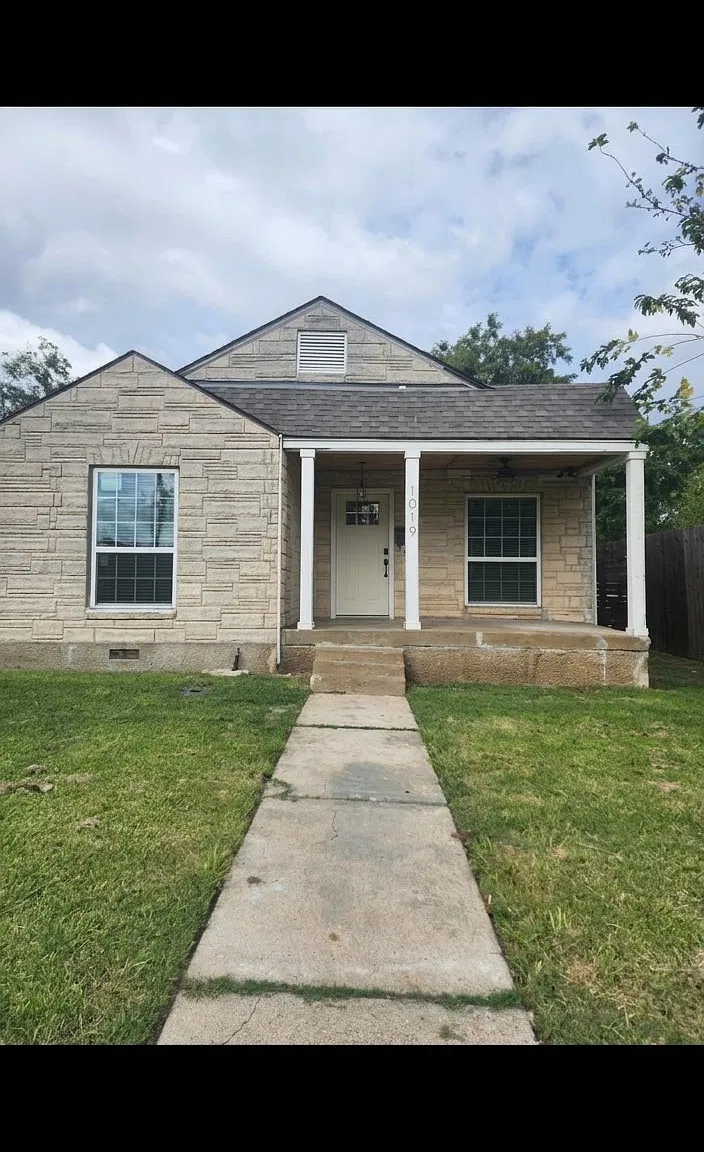 2 bed, 874 sqft, $1,850 — Photo 1