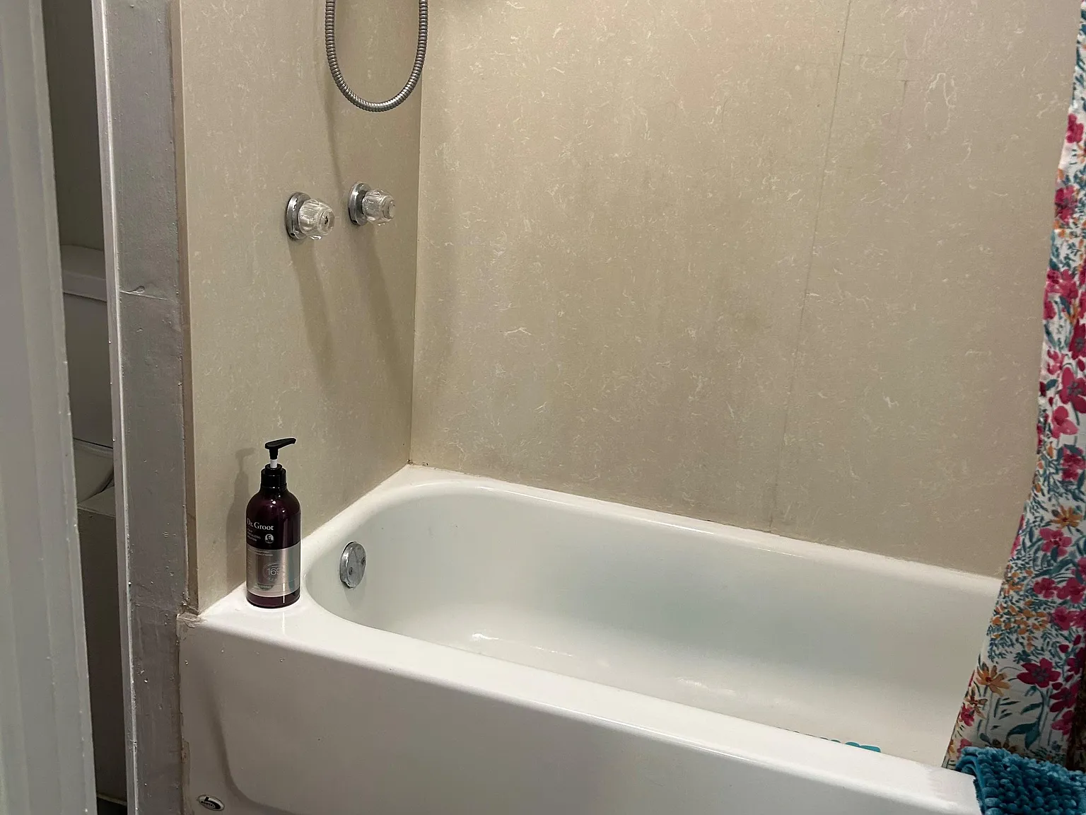 4 bed, 1.0 bath, 900 sqft, $719 — Photo 4