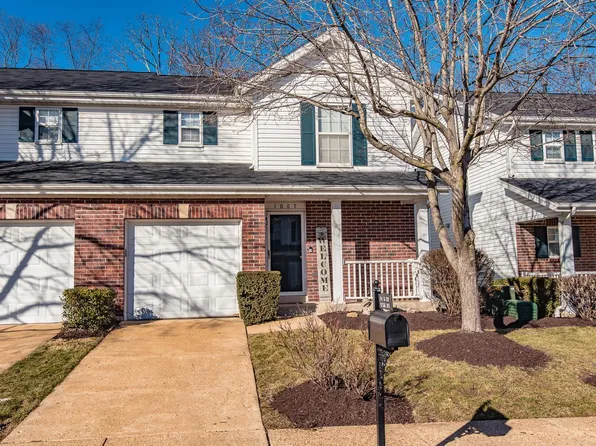 1067 Big Bend Crossing Dr, Valley Park, MO 63088