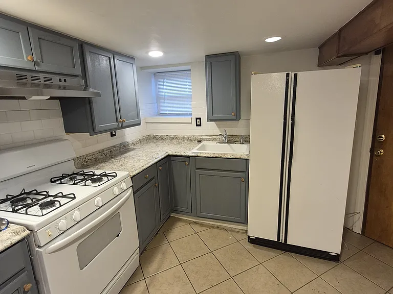 814 Pavonia Ave #1 — Photo 12