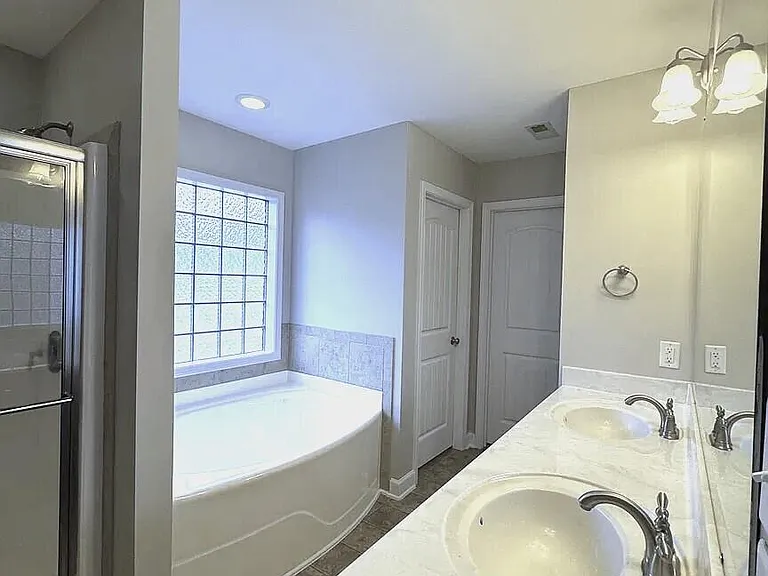 203 Ashton Ct — Photo 25