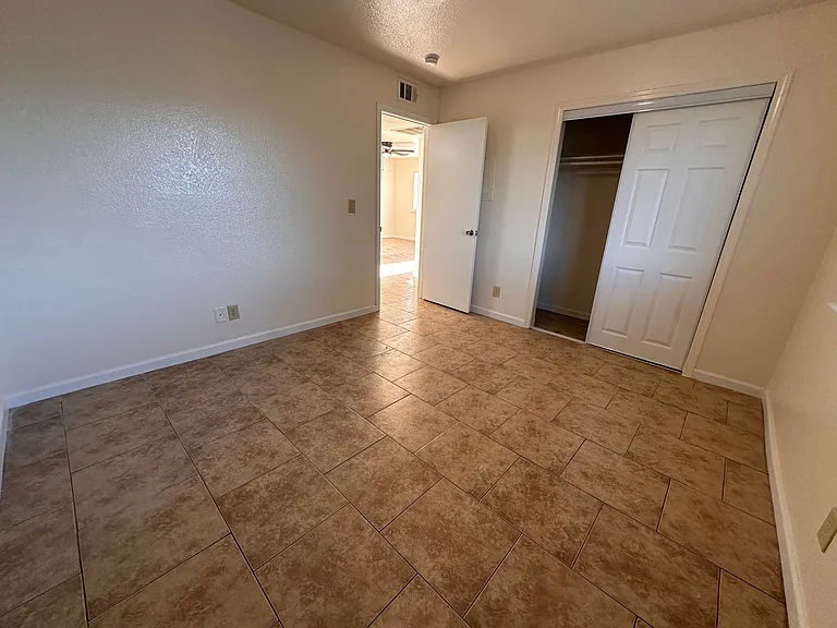 1400 Lambert Way #3 — Photo 9